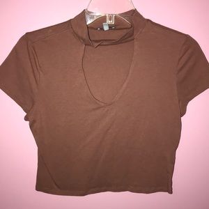 Cut out vneck crop top